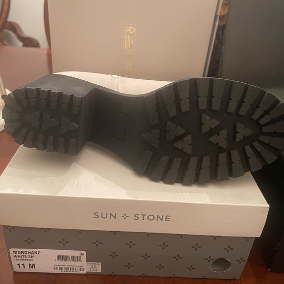 Booties - Picture 4 of 4